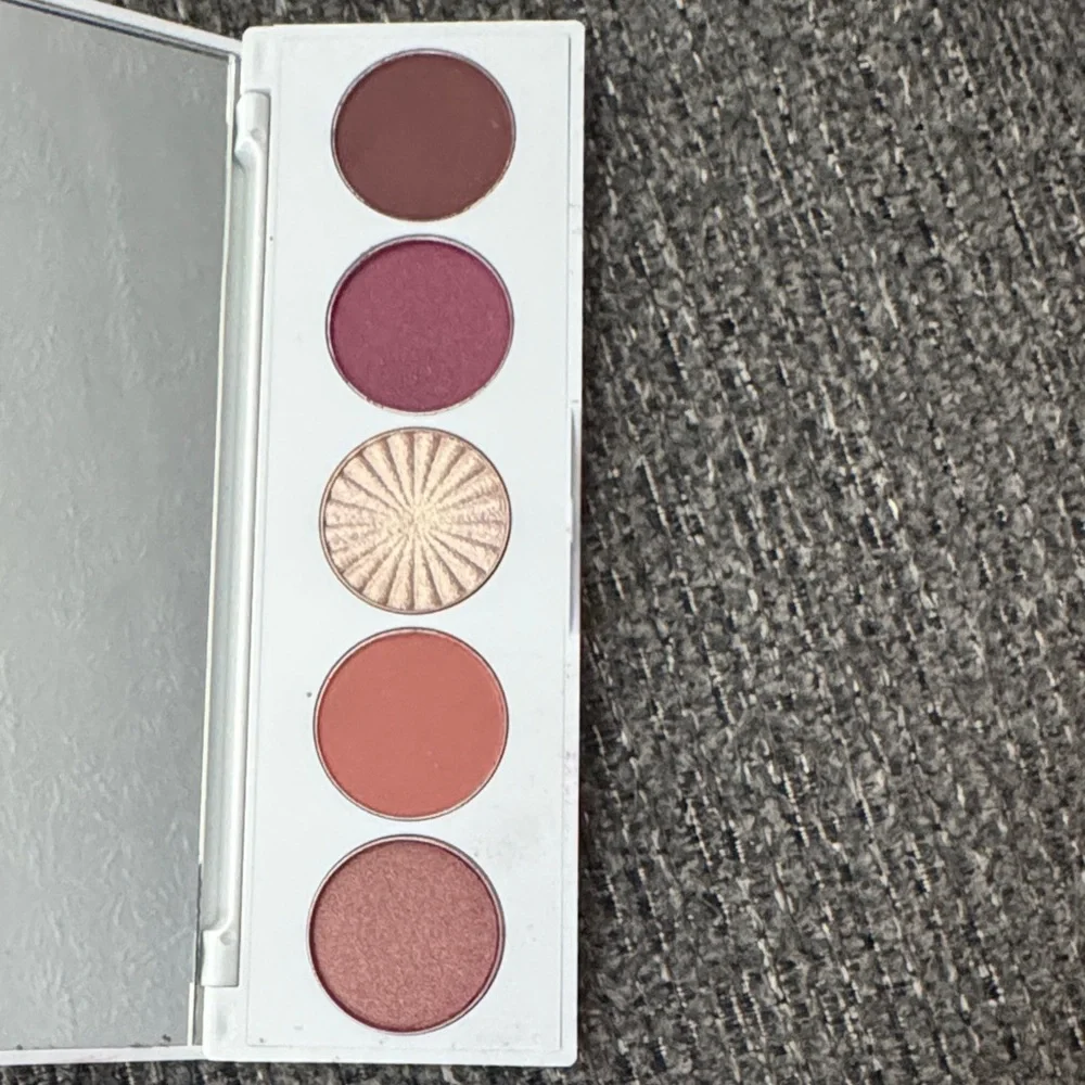 OFRA Symphony Palette with Mauve and Shimmer